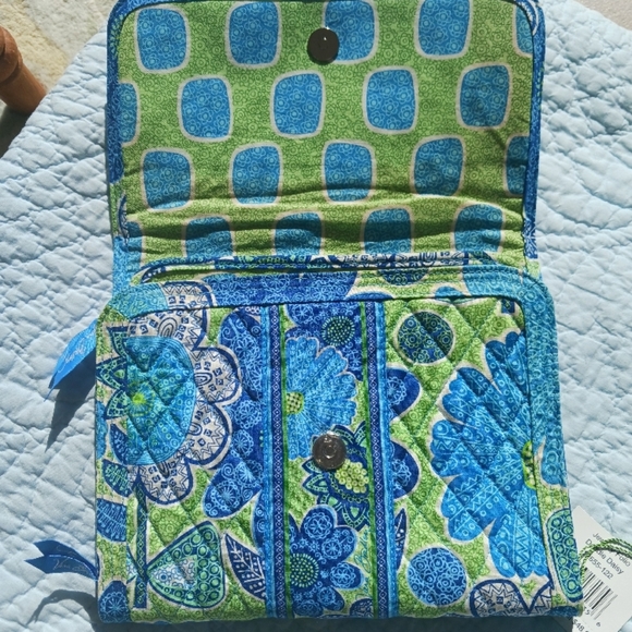 Vera Bradley Blue and Green Doodle Daisy jewelry folio - Picture 4 of 8